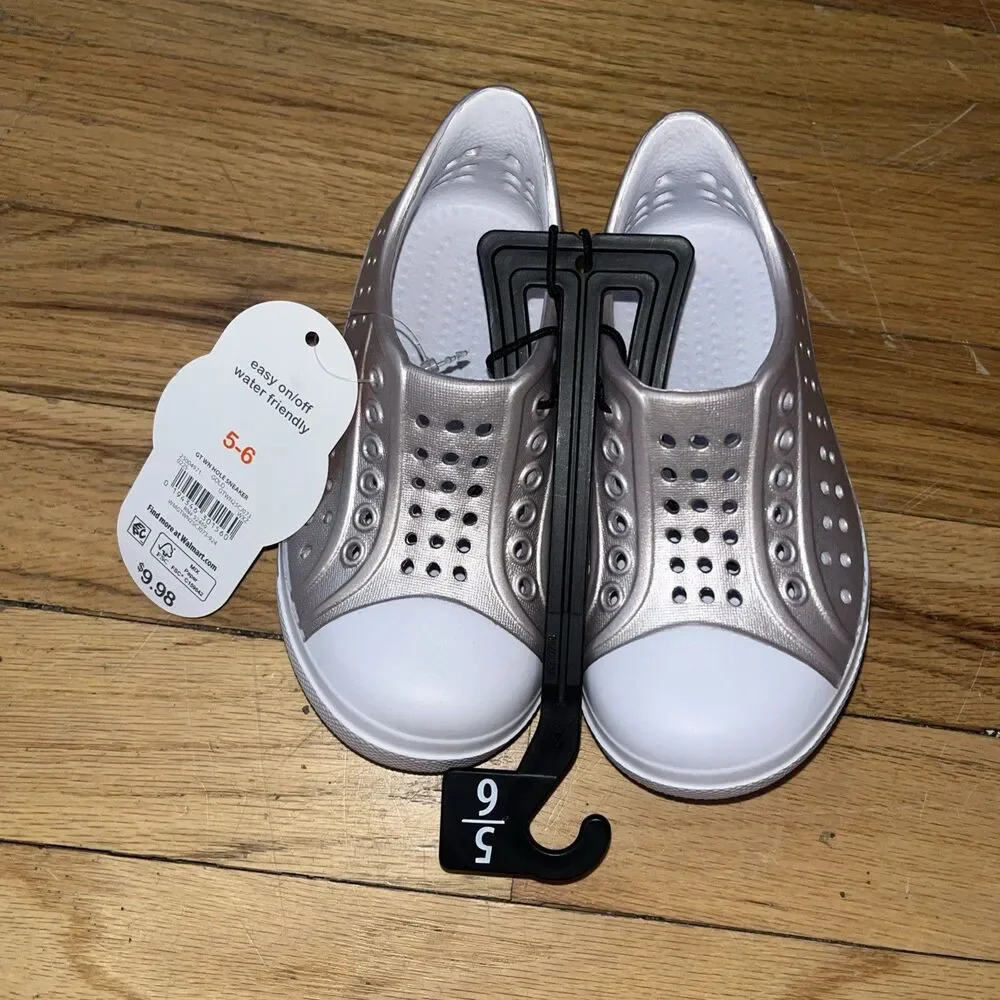 Wonder Nation Girls Size 5-6 Sneakers Shoes EVA Hole Sneakers Slip-On Gold New